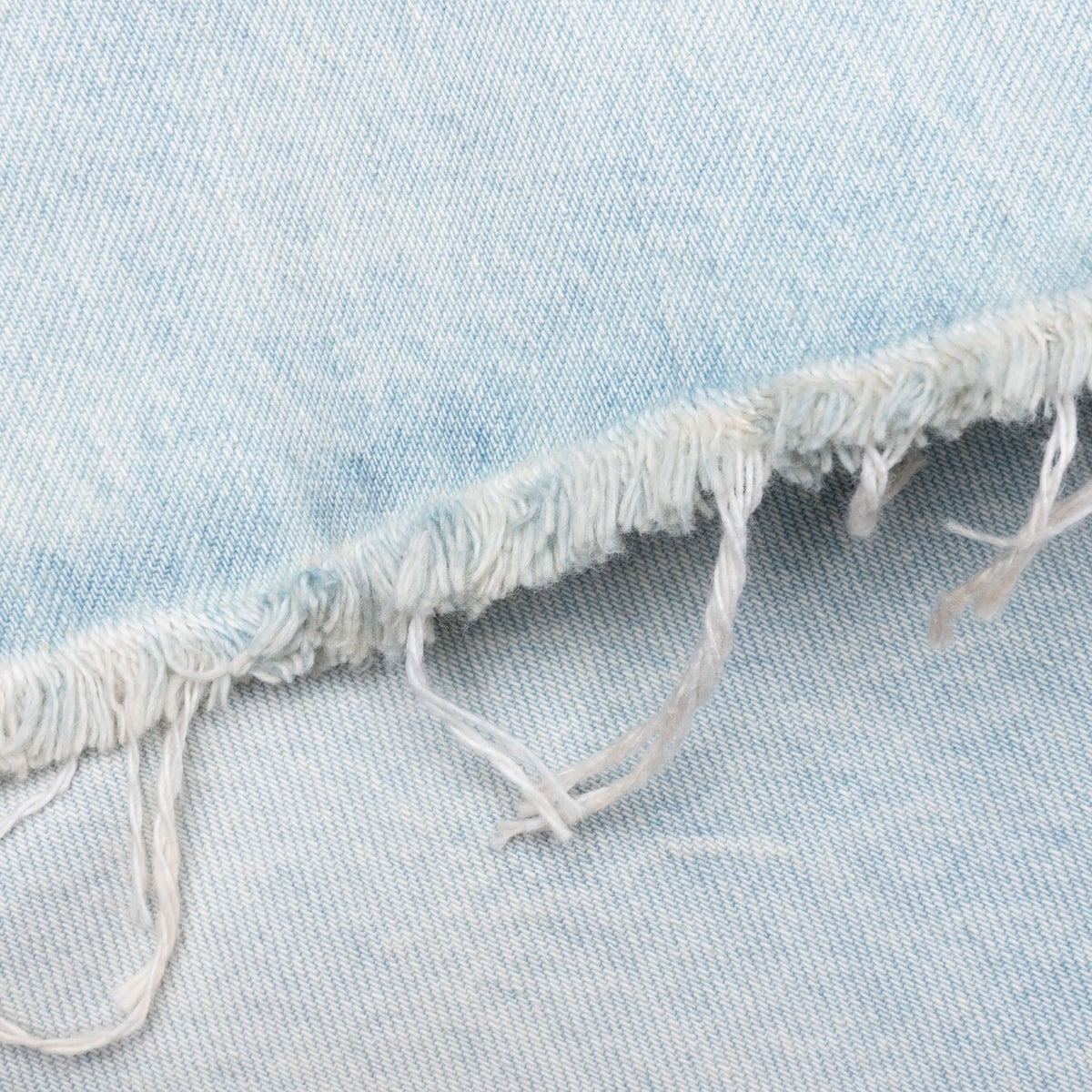 Cutted Belt Low Rise Denim Shorts - Pale Blue