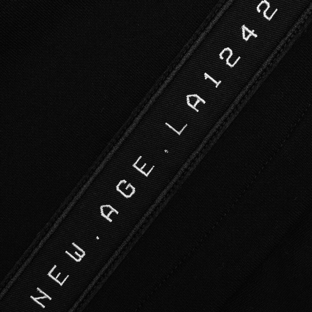 Clyde Classic Shorts - Black/New Age