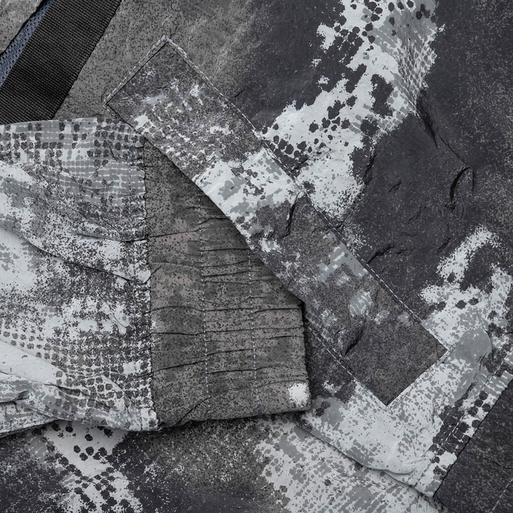 Dissolving Grid Camo Jacket - Grey